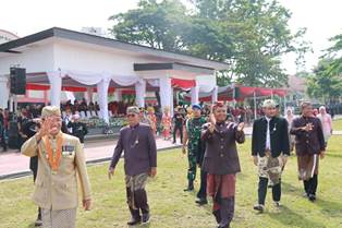 http://www.gardatipikornews.com/pemerintah-desa-ciseeng-melaksanakan-penyaluran-bantuan-cadangan-pangan-dihadiri-kepala-desa-rahmat-bukhari-muslim-s-sy-me