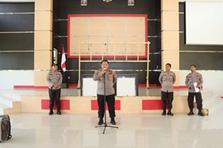 http://www.gardatipikornews.com/peduli-lingkungan-bhabinkamtibmas-ikut-kerja-bakti-bersama-warga