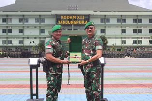 http://www.gardatipikornews.com/tuntutan-dari-massa-mendesak-pihak-polda-sumsel-untuk-segera-memeriksa-pihak-perusahaan-dari-pt-andira-agro-tbk-yang-diduga-memberikan-instruksi-melakukan-penahanan-terhadap-petani-di-banyuasin