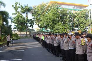 http://www.gardatipikornews.com/radith-apresiasi-polisi-arus-mudik-balik-lebaran-tahun-2023-lebih-baik-dan-berkesan-pelayanan-polri