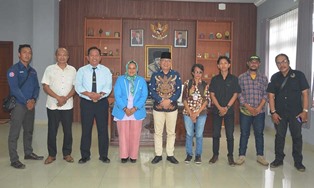 http://www.gardatipikornews.com/menindaklanjuti-pemberitaan-desa-sindang-raja-dari-pihak-kecamatan-curugkembar-bahwa-permasalahan-pemberitaan-tersebut-sudah-clear-dengan-media-ini-jadi-pertanyaan-bagi-masyarakat-dan-media-gard