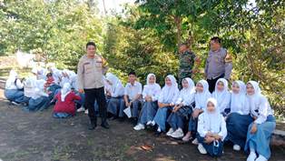 http://www.gardatipikornews.com/waduh-oknum-staf-upt-dukcapil-kec-sembalun-diduga-mintai-sejumlah-uang-kepada-masyarakat-yang-buat-e-ktp