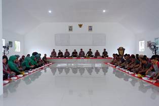 http://www.gardatipikornews.com/mewujudkan-keakraban-babinsa-komsos-dengan-warga-binaan
