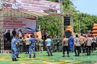 http://www.gardatipikornews.com/pemerintah-desa-cibeuteung-muara-salurkan-bantuan-sosial-stunting-bersamaan-dengan-5-desa-se-kecamatan-ciseeng