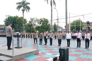 http://www.gardatipikornews.com/antisipasi-gangguan-kamtibmas-polres-sumbawa-barat-beri-pengamanan-hiburan-rona-rona