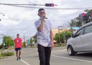 http://www.gardatipikornews.com/penyerahan-berkas-bacaleg-dandi-rizki-didampingi-puluhan-muda-mudi-asal-4-kecamatan