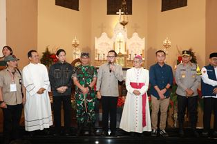 http://www.gardatipikornews.com/pengacara-minta-jamwas-monitoring-perkara-dosen-bunuh-suami
