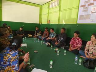 http://www.gardatipikornews.com/silaturahmi-akbar-paguyuban-jurnalis-cicago-sukses-digelar-santuni-121-jompo