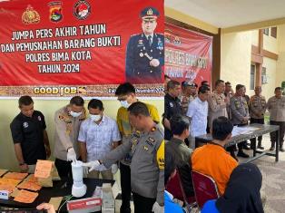 http://www.gardatipikornews.com/pemerintah-desa-cogreg-kecamatan-parung-bekerjasama-dengan-ipb-university-melasanakan-kegiatan-social-media-marketing-workshop