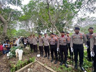 http://www.gardatipikornews.com/tak-patuh-j-pip-desak-ditjen-gakkum-klhk-dan-ditjen-minerba-beri-sanksi-pimpinan-pd-aneka-usaha-kolaka