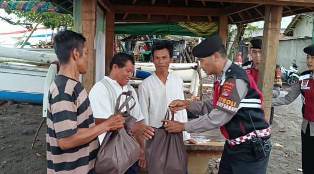 http://www.gardatipikornews.com/jsit-indonesia-wilayah-jawa-tengah-salurkan-bantuan-untuk-korban-banjir-di-sukabumi