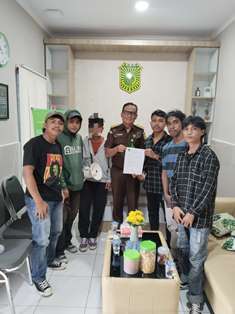 http://www.gardatipikornews.com/maraknya-penjualan-obat-obatan-tramadol-golongan-g-diwilayah-kota-bandung-pihak-aph-hanya-diam-saja-diduga-ada-indikasi-bermain-mata