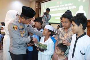 http://www.gardatipikornews.com/polsek-parung-gelar-pengukuhan-dan-pelantikan-pokdar-kamtibmas-bhayangkara-masa-bakti-2025-2029-dihadiri-kapolsek-koramil-0621-22-parung-dan-kanit-binmas-polres-bogor
