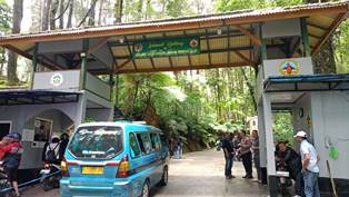 http://www.gardatipikornews.com/dpp-lsm-maung-desak-polresta-tanjung-pinang-tutup-gelanggang-ayam-dan-cingkoko-km14-dan-usut-pencemaran-nama-baik-pimpinan-tjn