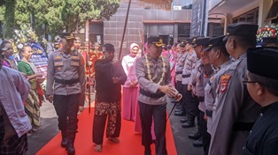 http://www.gardatipikornews.com/wan-ade-syahputra-nahkodai-lsm-maung-provinsi-riau