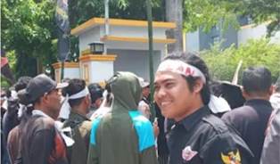 http://www.gardatipikornews.com/peresmian-posramil-05-purabaya-wujud-penguatan-layanan-tni-di-wilayah-sukabumi