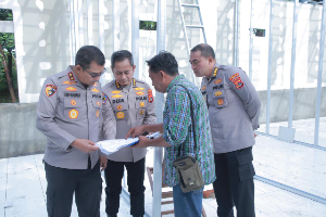 http://www.gardatipikornews.com/kapolrimentan-panen-raya-jagung-di-bone-dukung-program-ketahanan-pangan-nasional