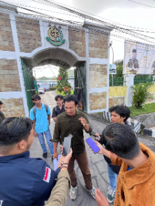 http://www.gardatipikornews.com/gabungan-ormas-soroti-motif-kritik-ketua-komisi-ii-dprd-soal-rsud-palabuhanratu
