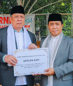 http://www.gardatipikornews.com/babinsa-koramil-padangan-bojonegoro-dan-warga-bangun-tanggul-darurat