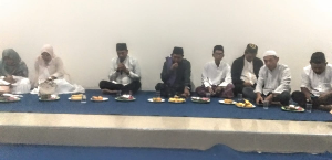 http://www.gardatipikornews.com/pengajian-bulanan-bkmt-digelar-di-aula-kantor-desa-cogreg-dihadiri-kades-mad-yusuf-supriatna-dan-ketua-tp-pkk-maesaroh