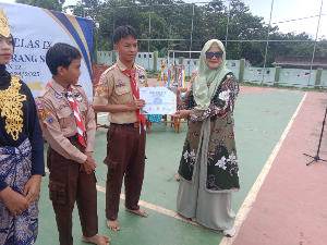 http://www.gardatipikornews.com/penuh-haru-smp-roudhotul-mardhiyyah-lepas-angkatan-pertama-dan-umumkan-pendirian-sma