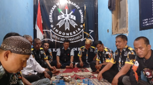 http://www.gardatipikornews.com/roadshow-konsolidasi-dpp-lsm-gmbi-sambangi-distrik-kuningan-bangun-sinergi-dengan-gemaps