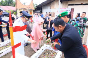 http://www.gardatipikornews.com/peringati-hari-pahlawan-2025-kemendagri-dorong-asn-meneladan-semangat-nasionalisme-para-pahlawan
