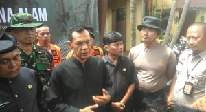 http://www.gardatipikornews.com/momen-kompak-prabowo-semobil-maung-bersama-sri-sultan-hamengkubuwono-x