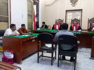 http://www.gardatipikornews.com/komisi-v-dpr-ri-dan-wamen-pupr-tinjau-kerusakan-infrastruktur-di-sumbar-bupati-jka-paparkan-dampak-terparah-di-padang-pariaman
