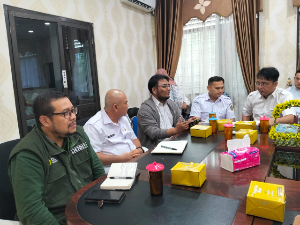 http://www.gardatipikornews.com/ketua-fpii-bogor-raya-kecam-keras-tindakan-oknum-intel-penyebar-fhoto-wartawan-ke-grup-whatsapp