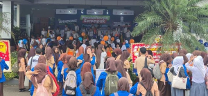 http://www.gardatipikornews.com/diduga-polsek-cibungbulang-intimidasi-keluarga-korban-meninggal-dunia-aksi-tauran-antar-pelajar