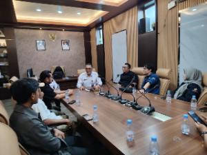 http://www.gardatipikornews.com/bumdes-raharja-mandiri-sukaraharja-jadi-pilot-project-pelayanan-kesehatan-desa-di-jawa-barat