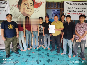 http://www.gardatipikornews.com/diduga-marak-pengisian-bbm-bersubsidi-menggunakan-jerigen-di-spbu-14293134-rengat-pertamina-dan-aph-diminta-turun-tangan