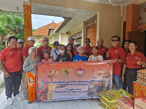 http://www.gardatipikornews.com/haru-iringi-purna-tugas-camat-surade-suryana-jejak-pengabdiannya-dikenang-masyarakat