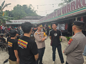 http://www.gardatipikornews.com/dekat-tokoh-agama-kapolresta-pati-perkenalkan-diri-lewat-safari-subuh