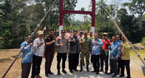 http://www.gardatipikornews.com/sosialisasi-dan-pembekalan-calon-peserta-didik-sekolah-rakyat-digelar-di-kecamatan-ciseeng-kabupaten-bogor