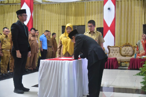 http://www.gardatipikornews.com/sosialisasi-digitalisasi-bansos-pemerintah-desa-cogreg-dorong-penyaluran-bantuan-yang-transparan-dan-akuntabel