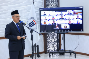 http://www.gardatipikornews.com/menaker-tekankan-kolaborasi-kampus-dan-industri-untuk-atasi-mismatch-lulusan