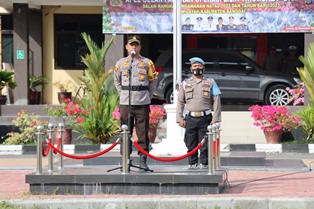 https://www.gardatipikornews.com/menyambut-tahun-baru-2023-aipda-sumarno-pimpin-dzikir-dan-doa-bersama-di-masjid-nurul-jamaah-honduhon