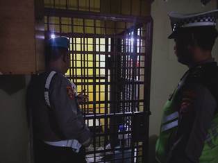 https://www.gardatipikornews.com/personil-polsek-mauk-polresta-tangerang-giat-commander-wish-kapolda-banten-yuk-ngopi-wae-2