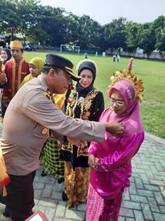 https://www.gardatipikornews.com/47-personil-polres-banggai-naik-pangkat