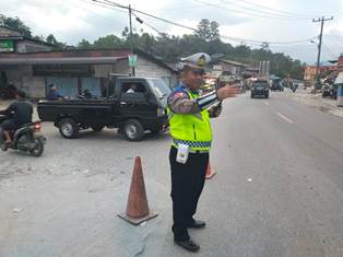 https://www.gardatipikornews.com/syukuran-kenaikan-pangkat-polwan-polda-sumsel-yang-viral-digendong-kapolres-ogan-ilir