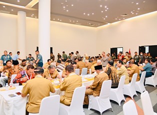 https://www.gardatipikornews.com/tak-pandang-bulu-kapolsek-nagrak-siap-membantu-warga-yang-membutuhkan-pertolongan