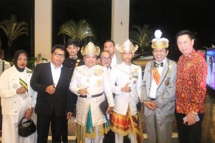 https://www.gardatipikornews.com/peduli-anak-yatim-bupati-sampang-konsisten-lakukan-santunan-rutin-setiap-bulan