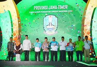 https://www.gardatipikornews.com/warga-batak-karo-persembahkan-seni-budaya-gendang-karo-mboro-ate-tedeh-dihadiri-bupati-sukabumi-dalam-hut-ke-7-th