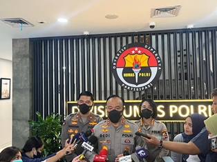 https://www.gardatipikornews.com/unit-lantas-polsek-warudoyong-berikan-edukasi-kamseltibcarlantas-terhadap-pengemudi-ojol