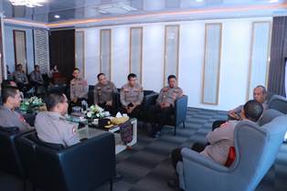 https://www.gardatipikornews.com/ungkap-sabu-12-ton-kapolri-berikan-penghargaan-tim-dewa-ruci-2021