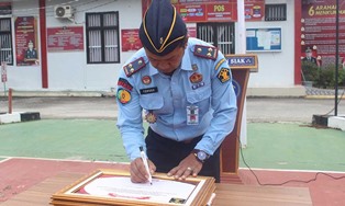 https://www.gardatipikornews.com/oknum-dokter-di-denpasar-terjerat-kasus-kdrt-warga-minta-dihukum-berat