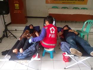 https://www.gardatipikornews.com/polsek-cisaat-sukabumi-bantu-fasilitasi-kursi-roda-bagi-lansia-yang-lumpuh