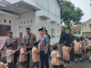 https://www.gardatipikornews.com/informasi-penculikan-anak-sd-diwilayah-cibadak-kabupaten-sukabumi-adalah-hoax